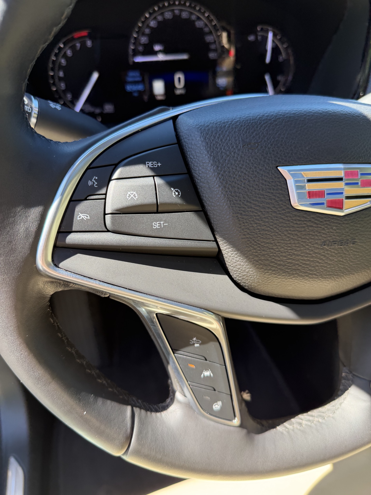 Used 2017 Cadillac XT5 Premium Luxury w/ Driver Assist Package FWD image 18