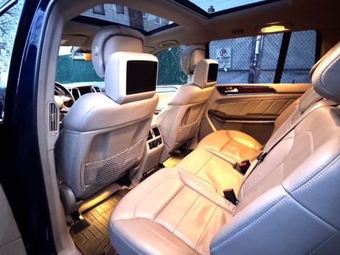 Used 2014 Mercedes-Benz GL 550 4MATIC image 10