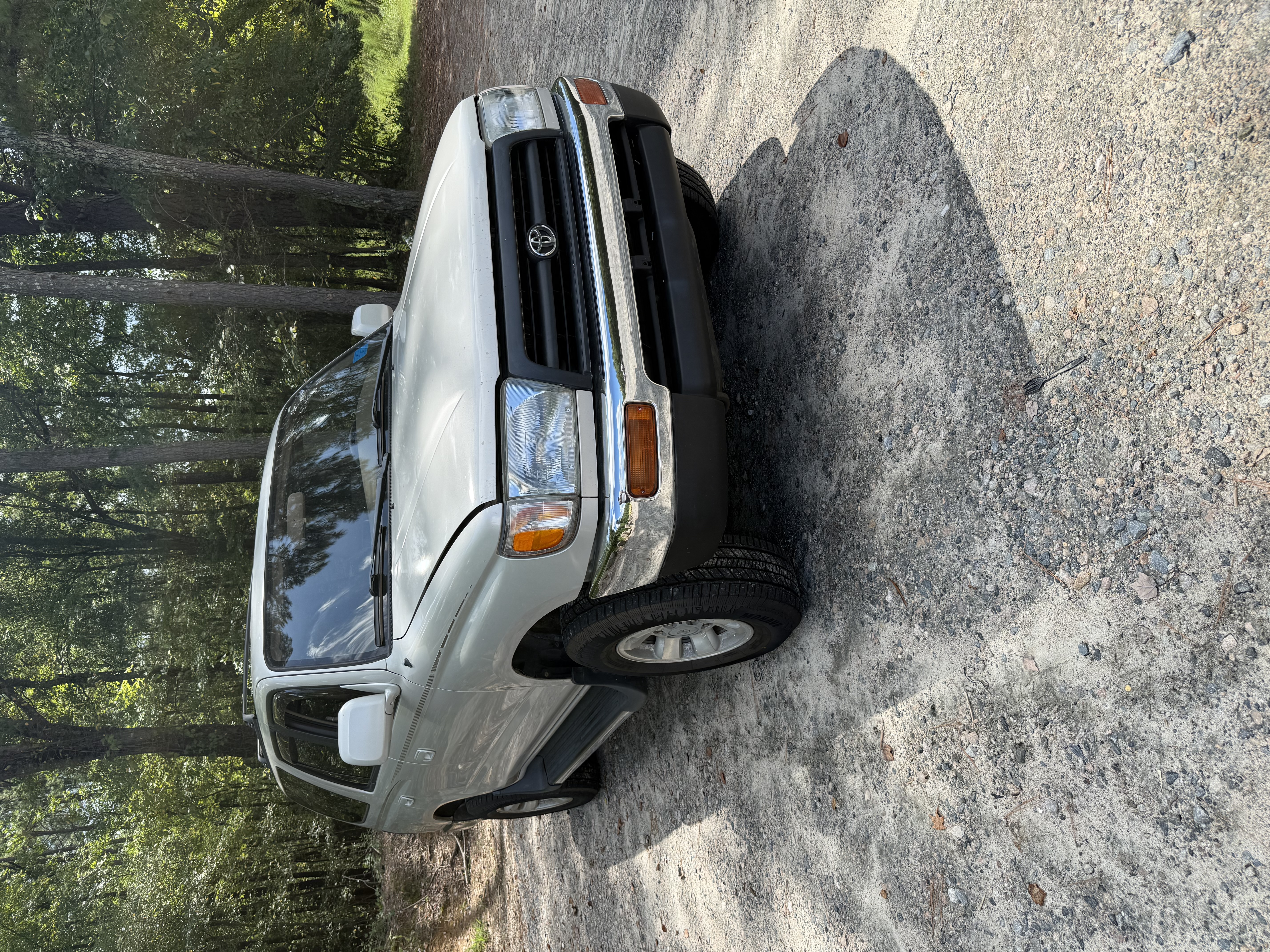 Used 1996 Toyota 4Runner SR5 w/ Leather Trim Pkg RWD image 1