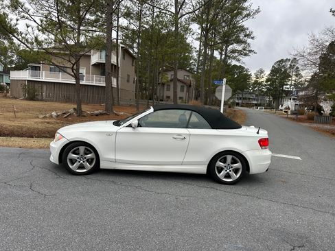 Used 2010 BMW 135i Convertible image 5