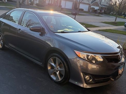 Used 2012 Toyota Camry SE w/ Leather Pkg image 10