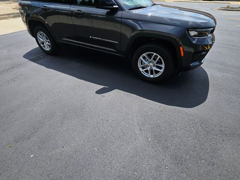 Used 2024 Jeep Grand Cherokee Laredo X w/ Luxury Tech Group I image 8