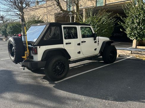 Used 2015 Jeep Wrangler Unlimited Sport w/ Quick Order Package 24S image 16