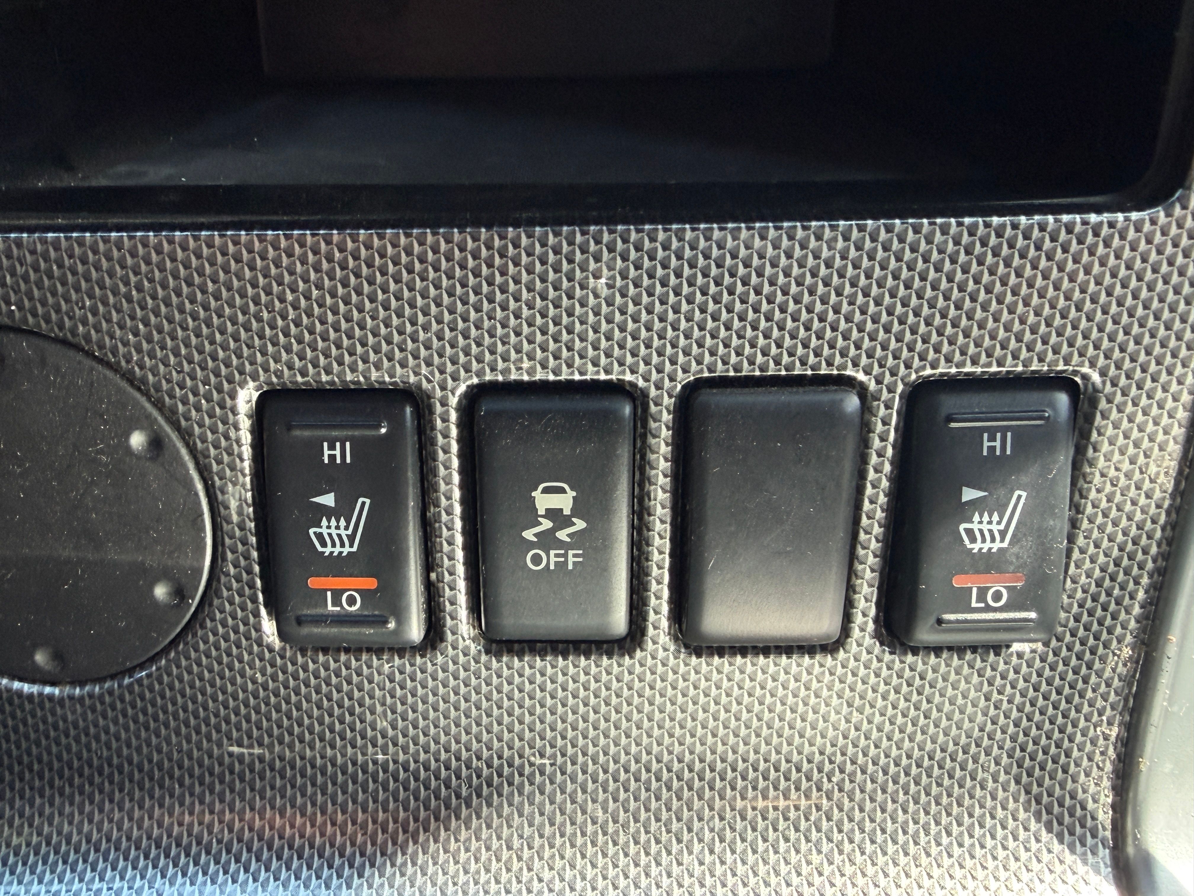 Used 2012 Nissan Pathfinder Silver RWD image 22