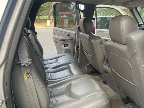 Used 2005 Chevrolet Tahoe Z71 w/ Preferred Equipment Group image 11