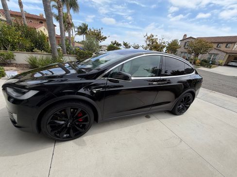 Used 2021 Tesla Model X Performance AWD/4WD image 2
