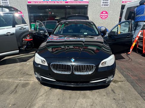 Used 2011 BMW 528i Sedan RWD image 8