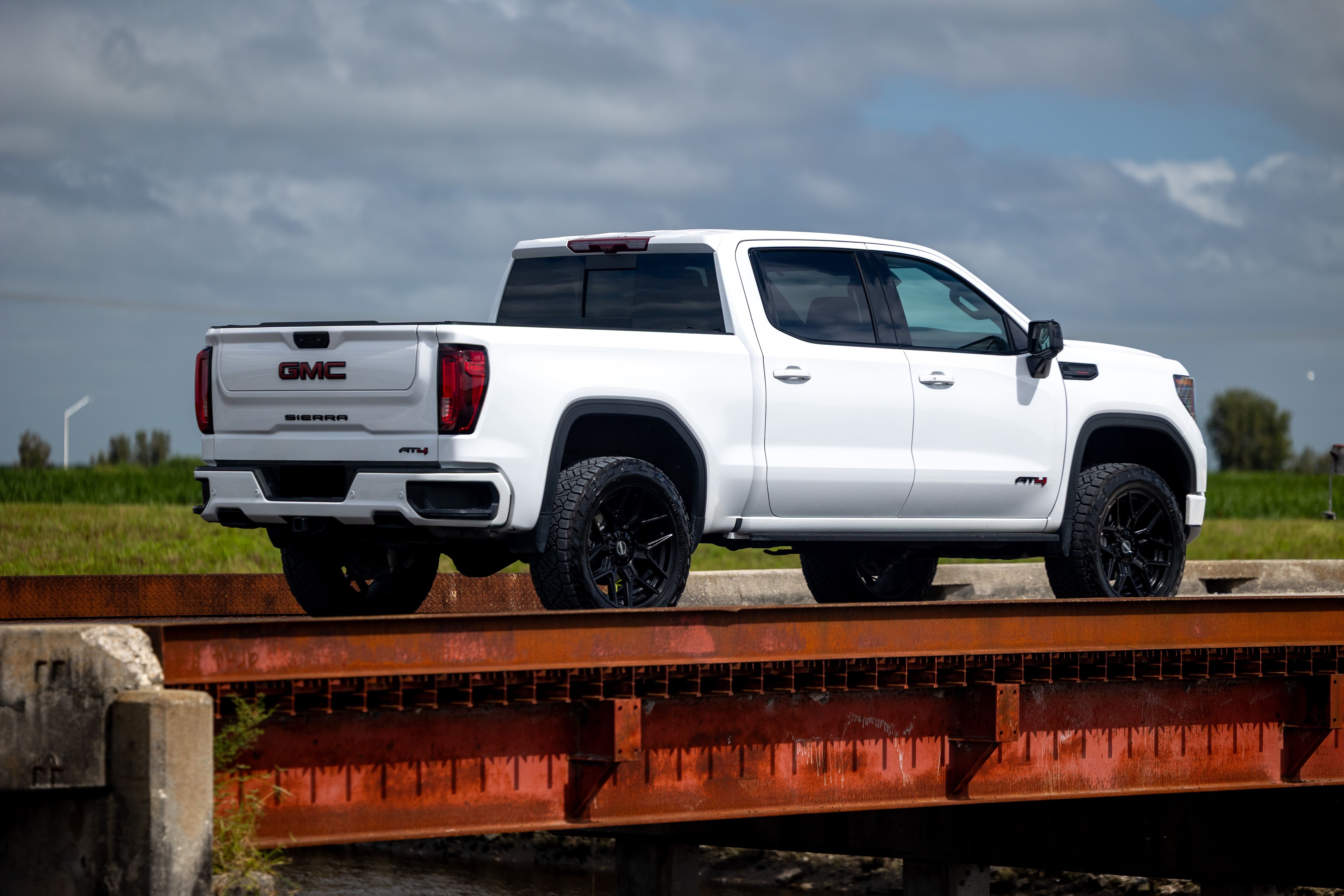 Used 2026 GMC Sierra 1500 AT4 w/ AT4 Premium Package AWD/4WD image 13