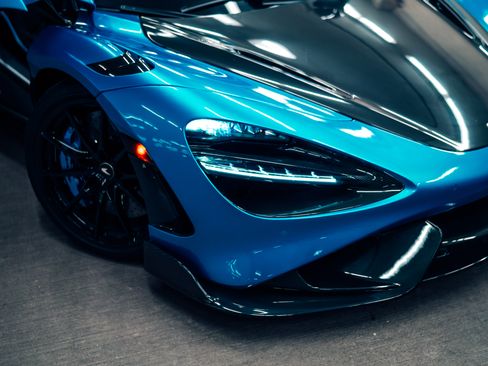 Used 2021 McLaren 765LT RWD image 11