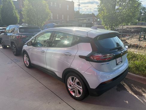 Used 2023 Chevrolet Bolt LT FWD image 2