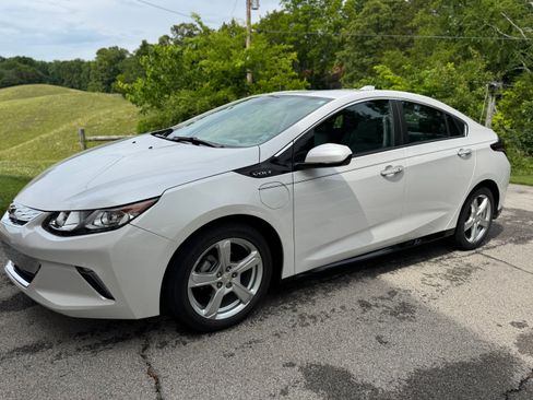 Used 2019 Chevrolet Volt LT w/ Power Convenience Package FWD image 1