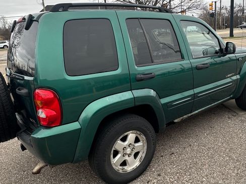Used 2004 Jeep Liberty Limited w/ Security Group image 8