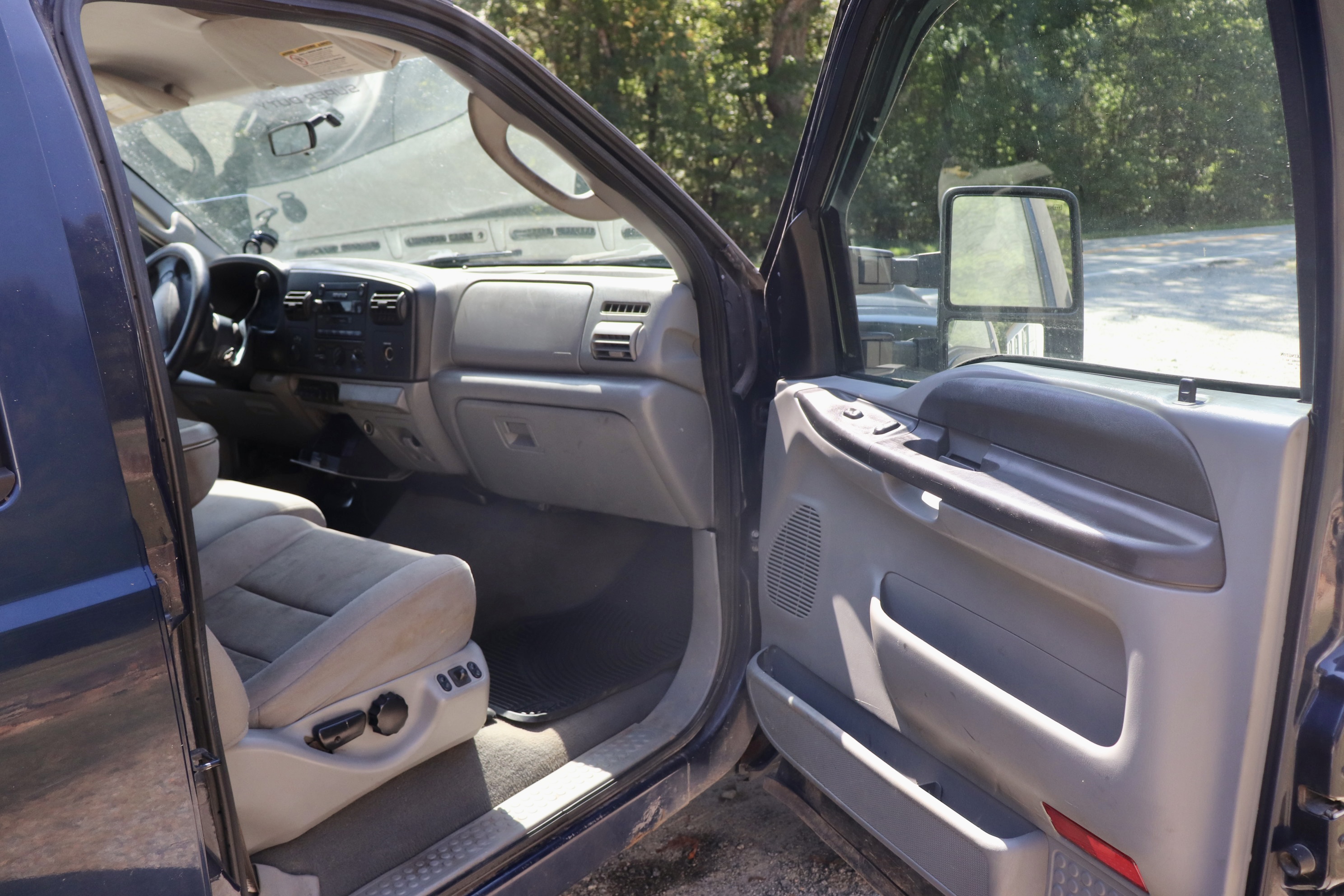 Used 2006 Ford F350 XLT AWD/4WD image 8