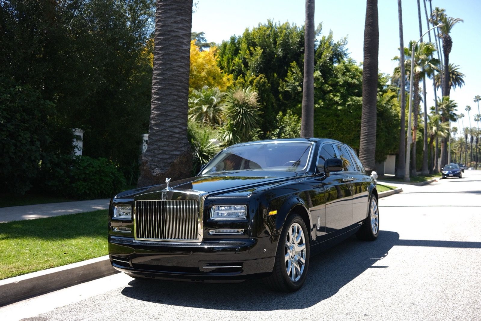 Used 2015 Rolls-Royce Phantom Sedan RWD image 1