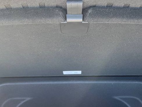 Used 2025 Tesla Model Y Long Range image 18