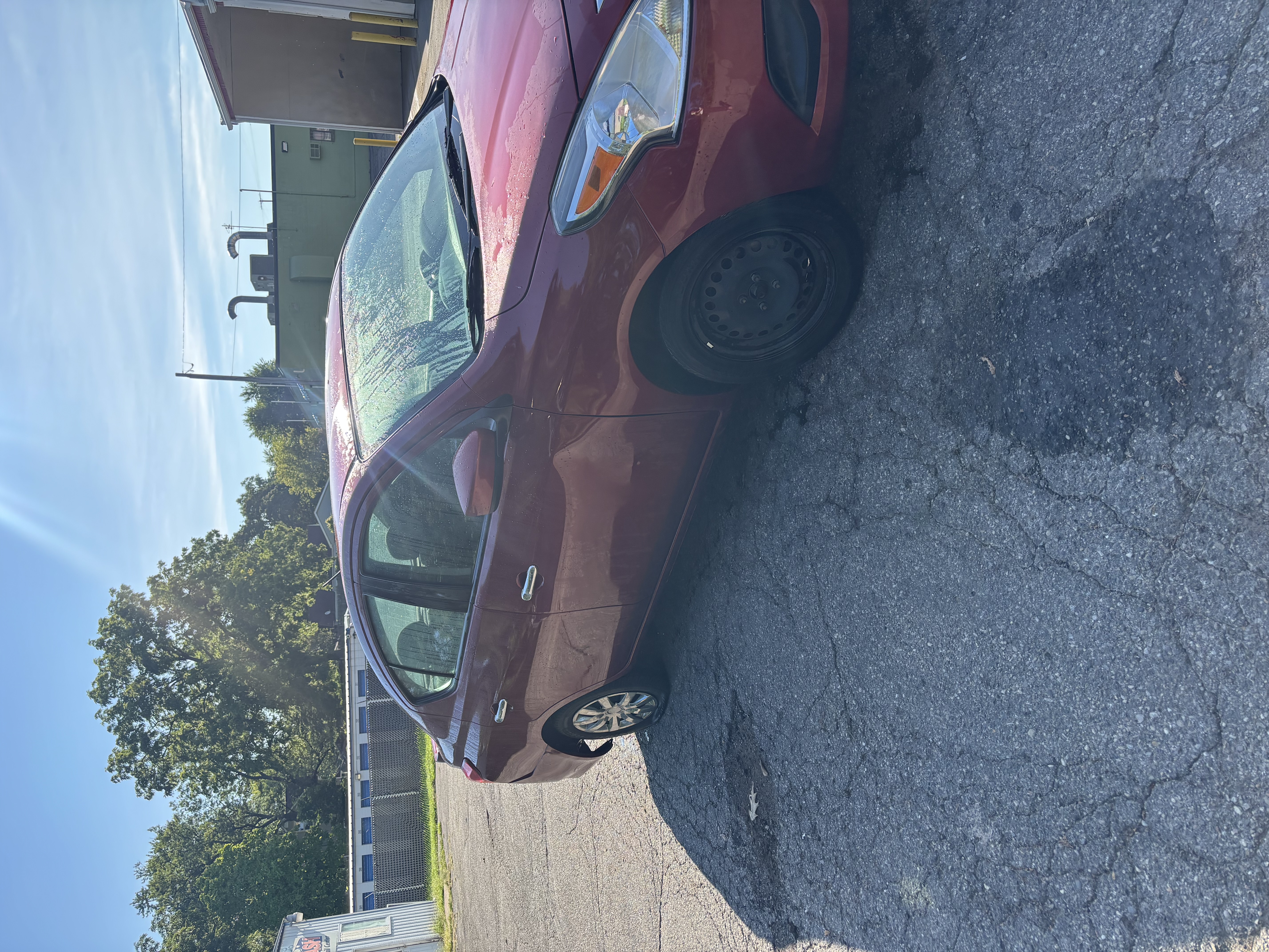 Used 2018 Nissan Versa SV FWD image 5
