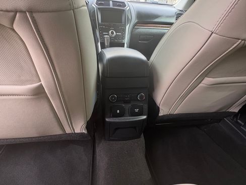 Used 2017 Ford Explorer Platinum AWD/4WD image 22