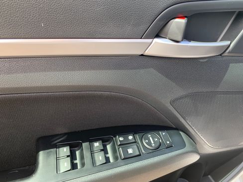 Used 2020 Hyundai Elantra SEL w/ Cargo Package (C1) FWD image 19