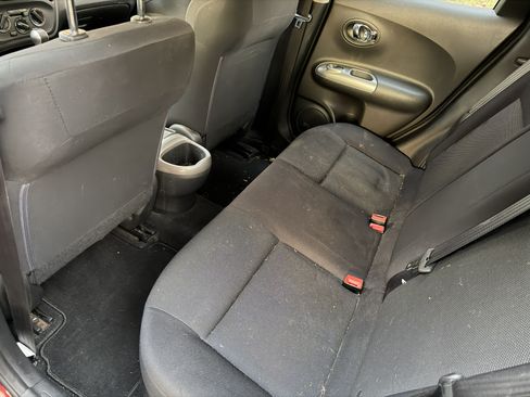 Used 2011 Nissan Juke S image 9