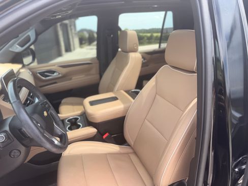 Used 2023 Chevrolet Tahoe Premier AWD/4WD image 5