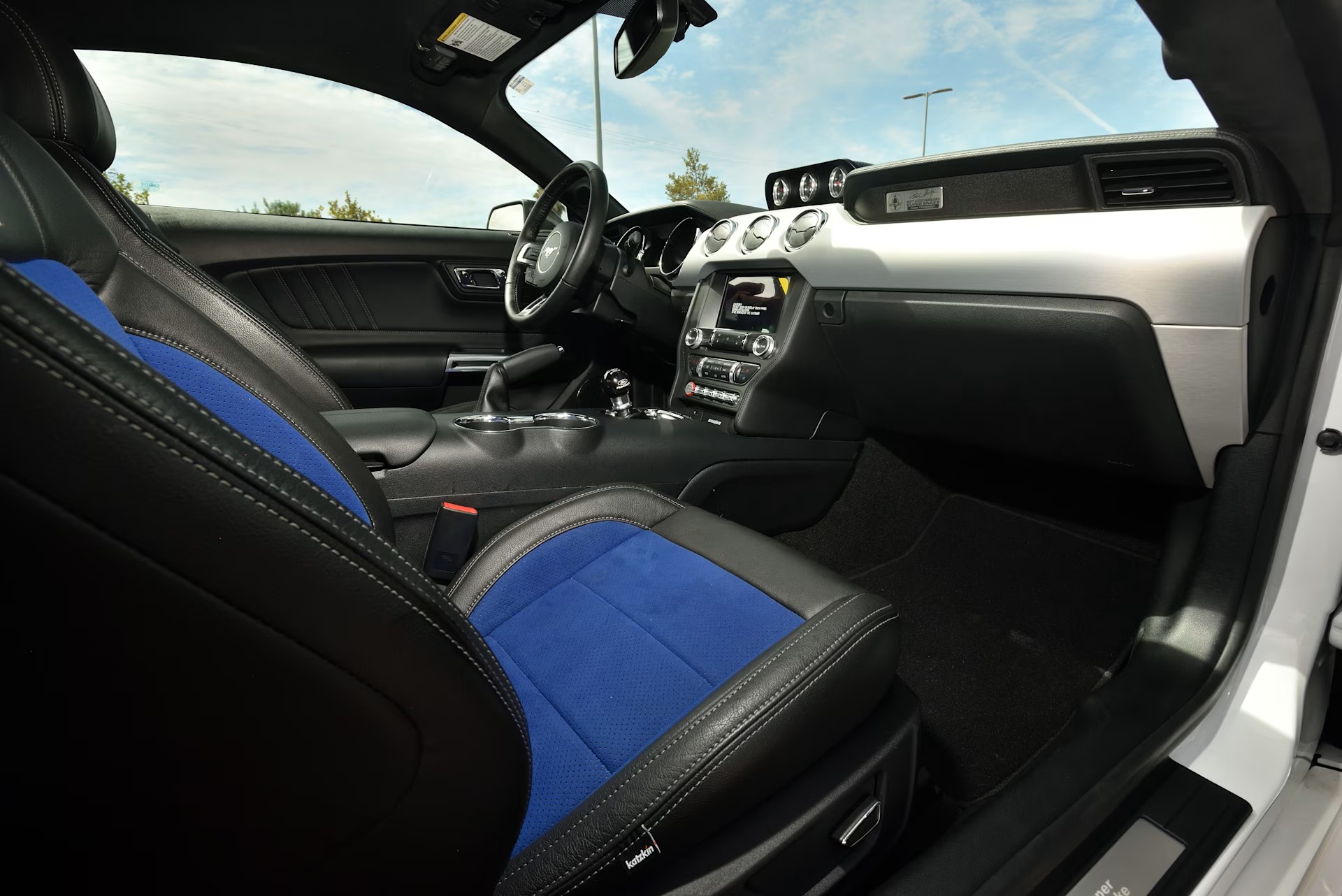 Used 2017 Ford Mustang GT Premium w/ Equipment Group 401A RWD image 20