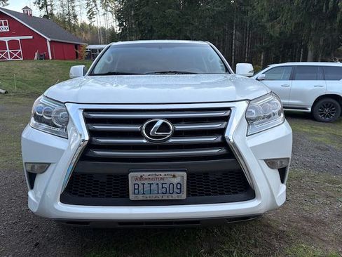 Used 2015 Lexus GX 460 image 4