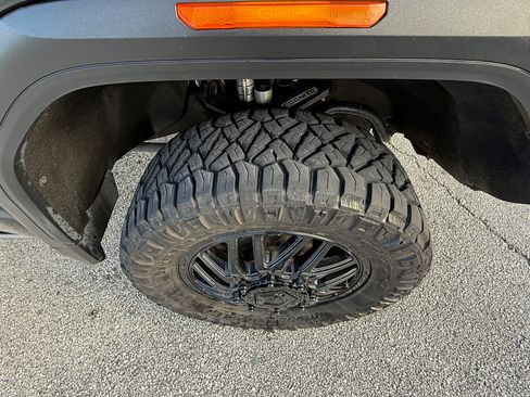 Used 2023 GMC Sierra 3500 Denali w/ Denali Ultimate Package image 13