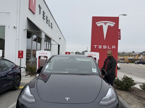 Used 2025 Tesla Model Y Long Range image 1
