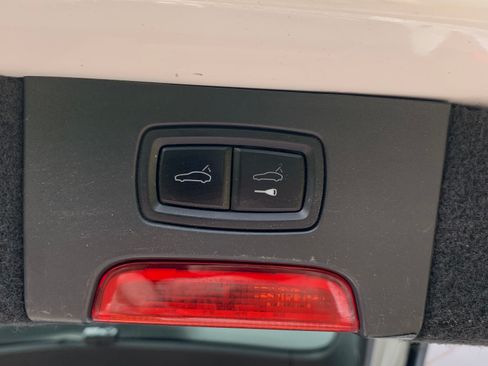 Used 2014 Porsche Cayenne Platinum Edition AWD/4WD image 27
