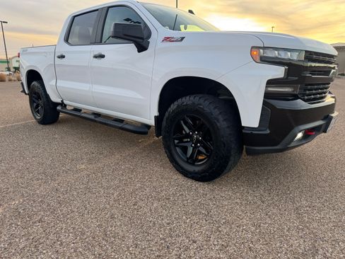 Used 2019 Chevrolet Silverado 1500 LT Trail Boss image 2