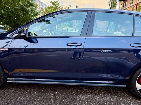Used 2015 Volkswagen GTI SE FWD image 2