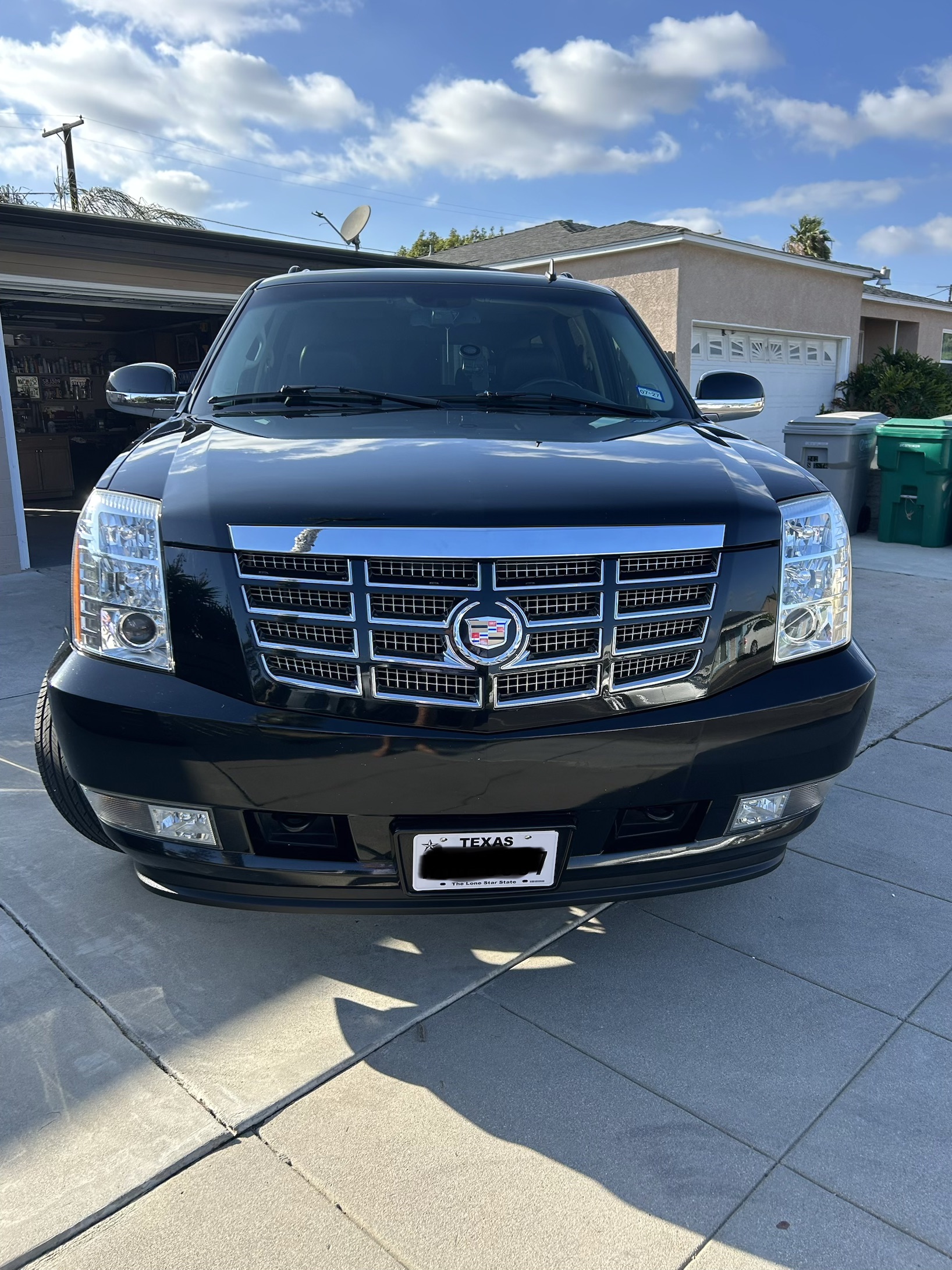 Used 2008 Cadillac Escalade ESV 2WD image 2