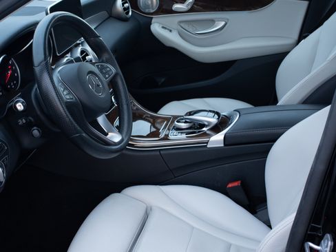 Used 2017 Mercedes-Benz C 300 4MATIC Sedan image 8