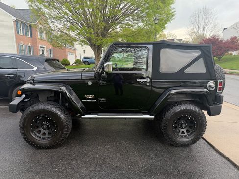 Used 2013 Jeep Wrangler Sahara w/ Mopar Chrome Edition Group image 11