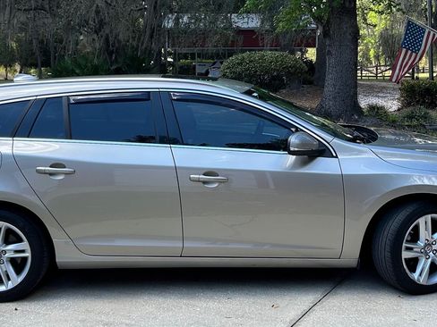 Used 2015 Volvo V60 T5 Premier Plus image 6