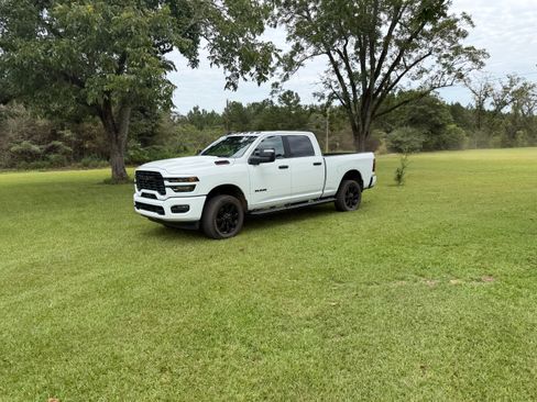 Used 2026 RAM 2500 Big Horn AWD/4WD image 1