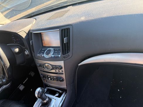 Used 2010 INFINITI G37 Journey w/ Premium Pkg image 9