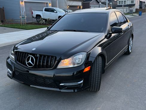 Used 2013 Mercedes-Benz C 250 Sedan image 4