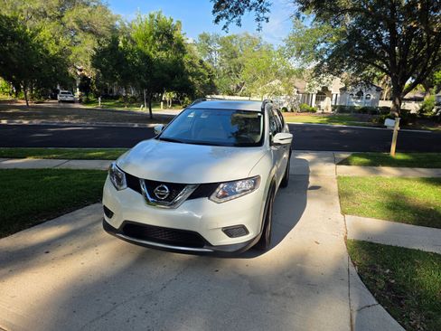 Used 2016 Nissan Rogue SV FWD image 5