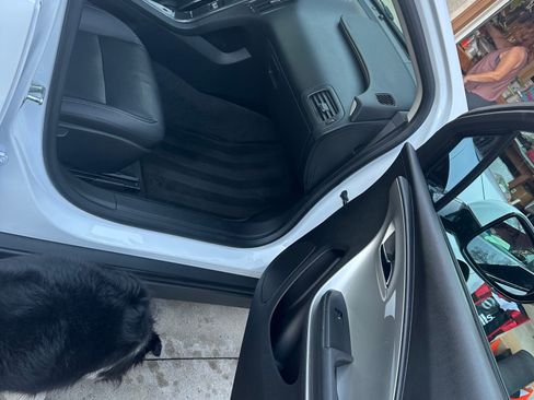 Used 2014 Chevrolet Volt Premium w/ Premium Trim Package image 16