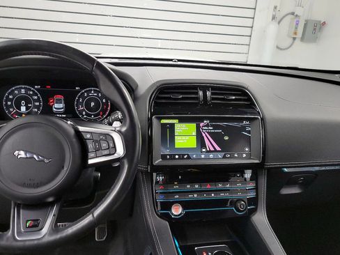 Used 2020 Jaguar F-PACE S AWD/4WD image 10