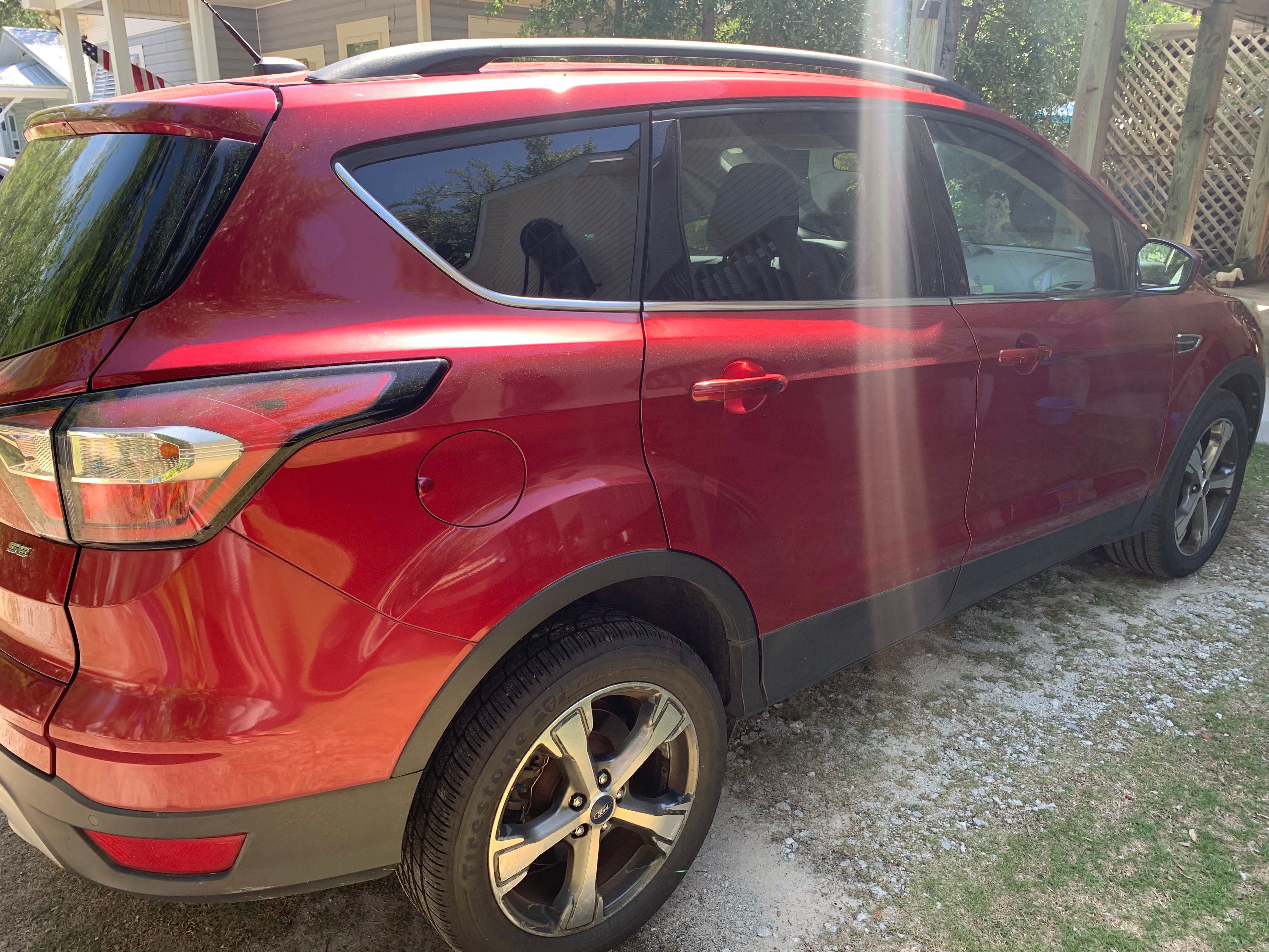 Used 2017 Ford Escape SE w/ Equipment Group 201A FWD image 5