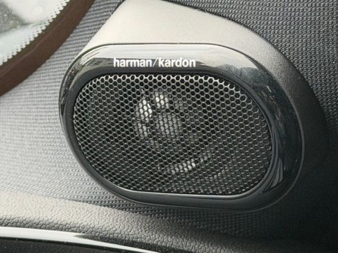 Used 2023 MINI Cooper 2-Door Hardtop image 12