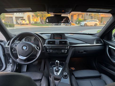 Used 2018 BMW 330e w/ Convenience Package image 11