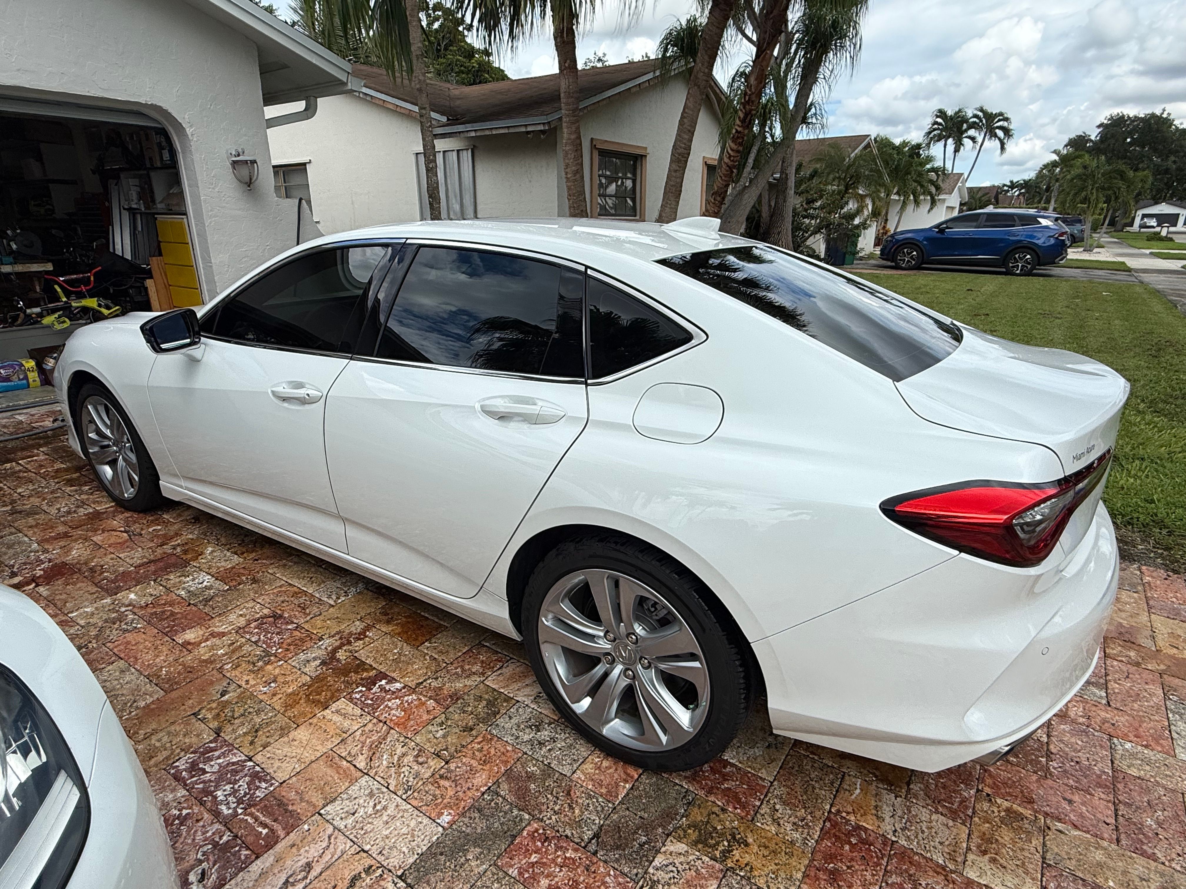 Used 2023 Acura TLX w/ Technology Package FWD image 4