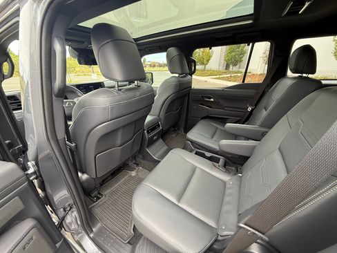 Used 2025 Lexus GX 550 AWD/4WD image 16