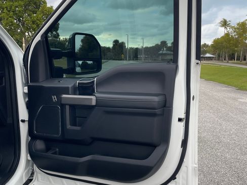 Used 2020 Ford F350 Platinum image 15