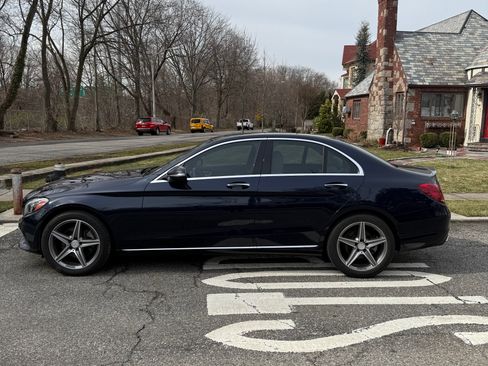 Used 2016 Mercedes-Benz C 300 4MATIC Sedan image 9