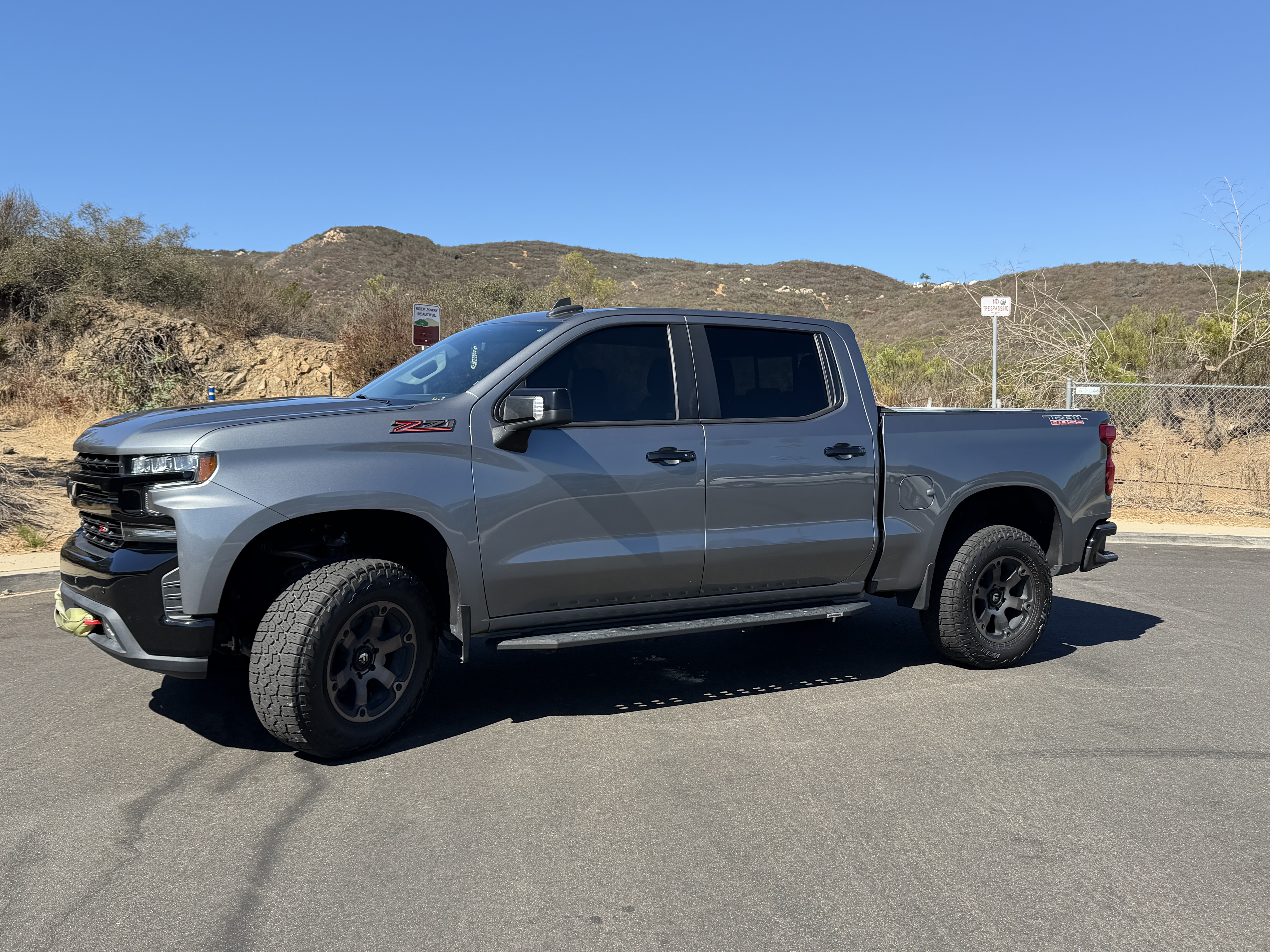 Used 2021 Chevrolet Silverado 1500 LT Trail Boss w/ Convenience Package II AWD/4WD image 2