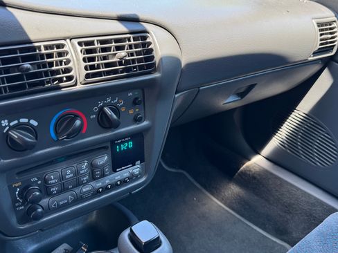 Used 1997 Chevrolet Cavalier LS w/ Preferred Equipment Group 2 FWD image 10
